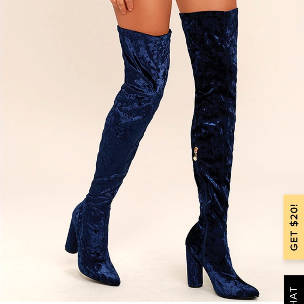 Cape robin velvet blue over the knee boots.